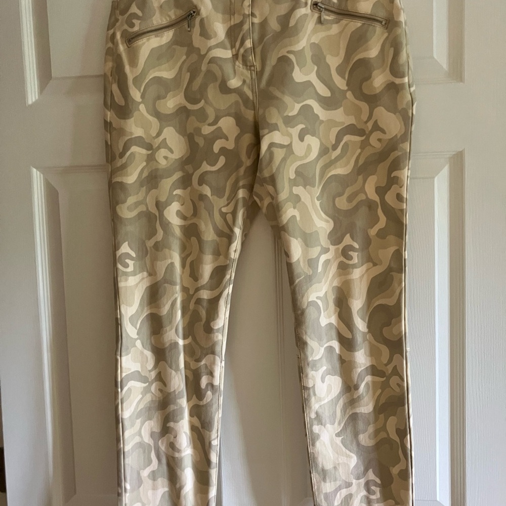 Camo Print Ankle Jeans